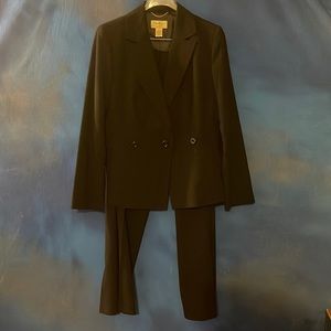 Boutique Essentials Solid Black pantsuit Size 14